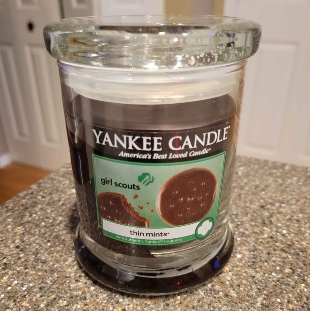 NEW! Yankee Candle Thin Mints Scented Candle - Rich Brown